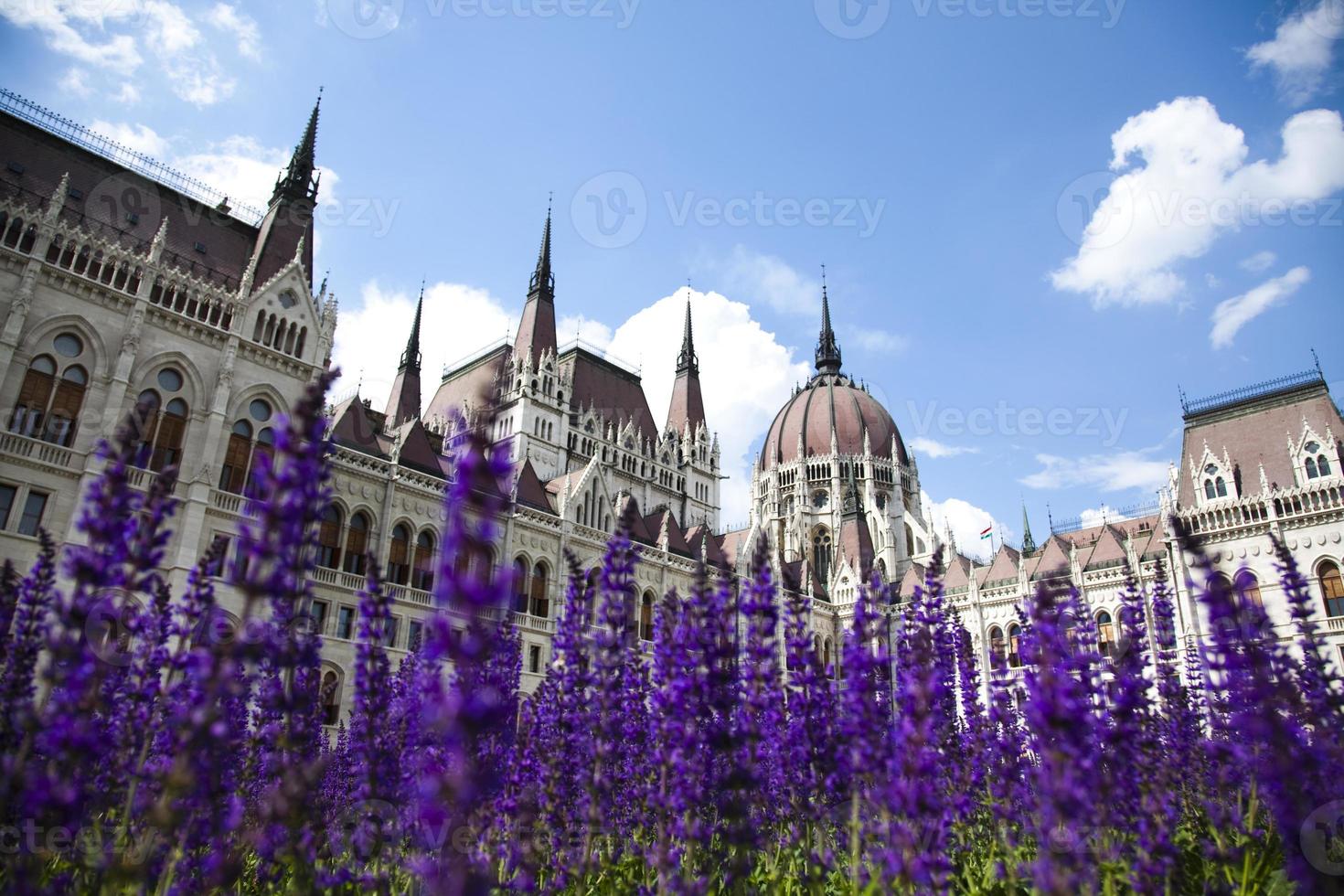 budapeste, vista do parlamento, hungria foto