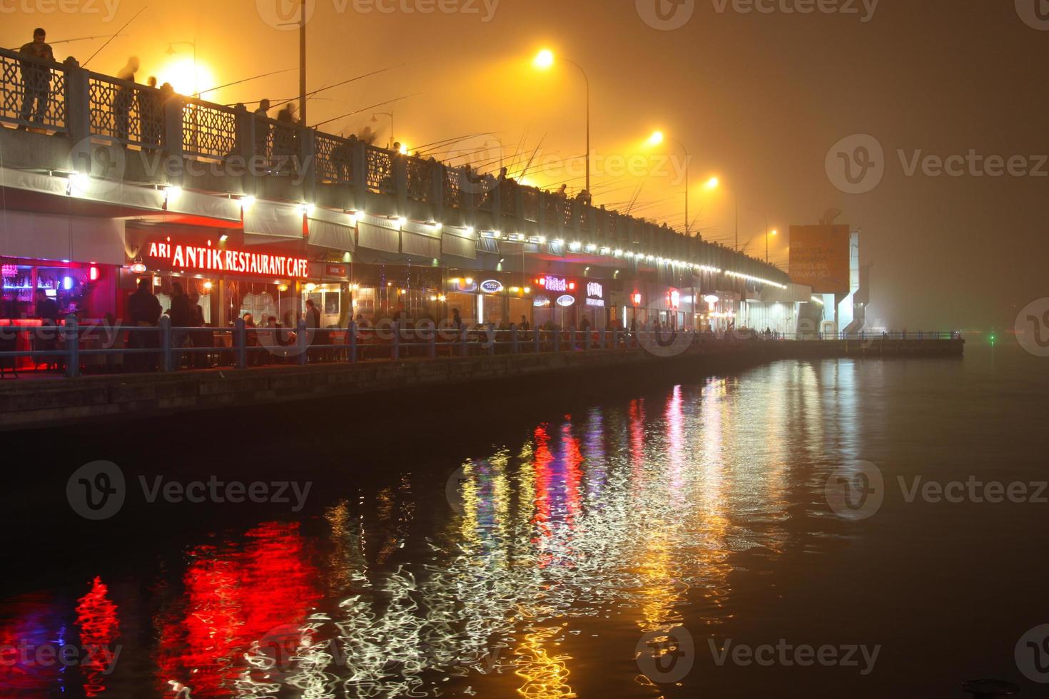 ponte de galata em istambul foto