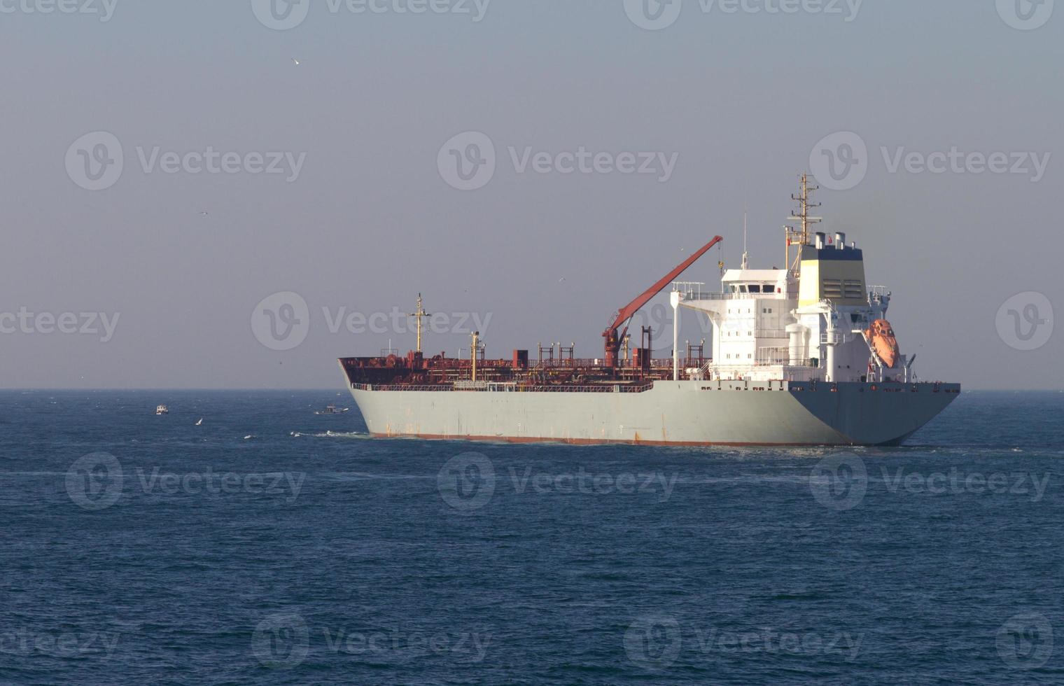 navio de carga no mar foto