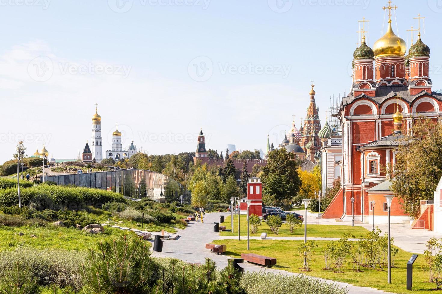 parque público de paisagem urbana zaryadye em moscou foto