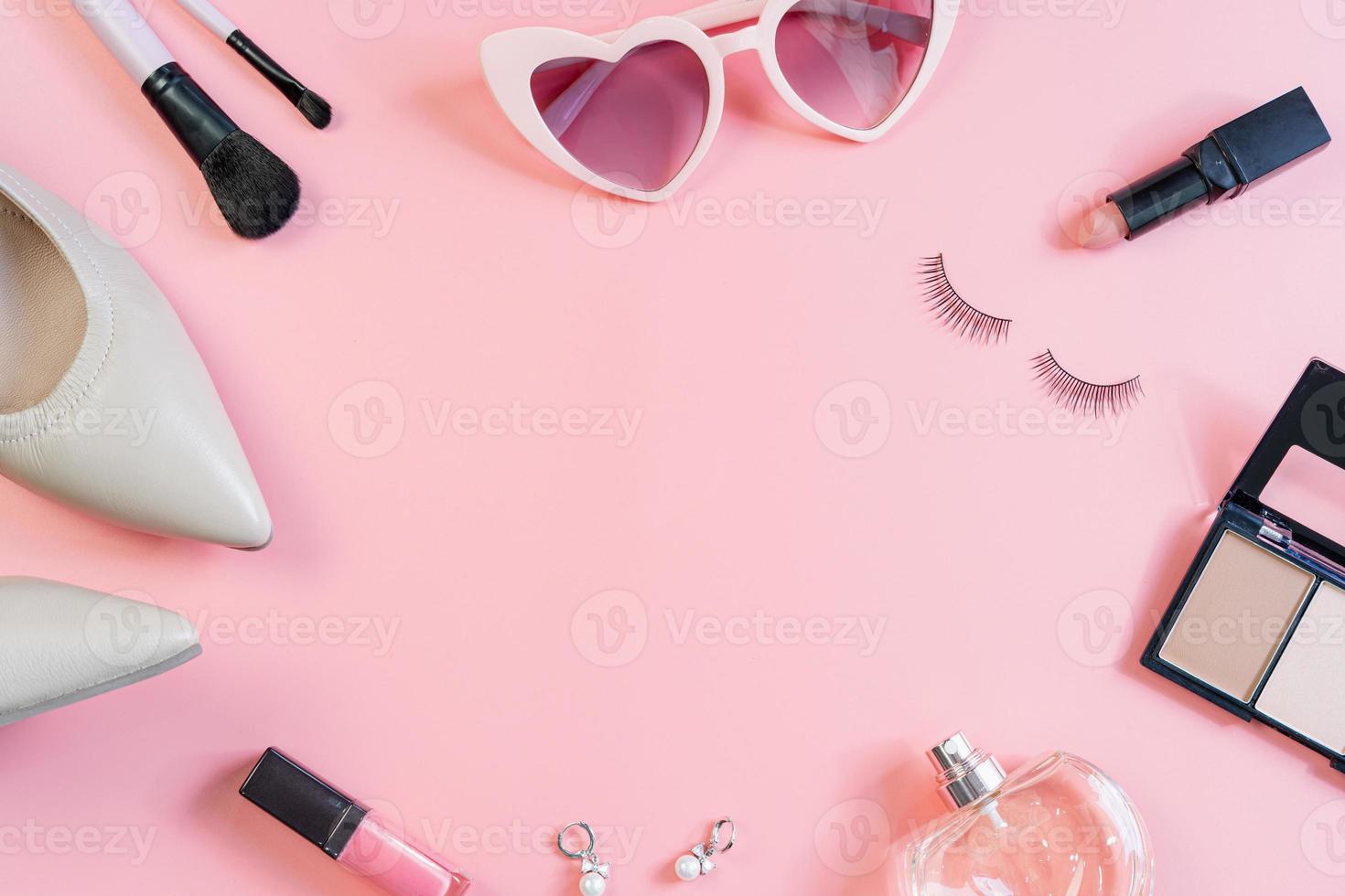 maquiagem feminina, cosméticos e itens de moda e espaço de cópia, vista superior foto