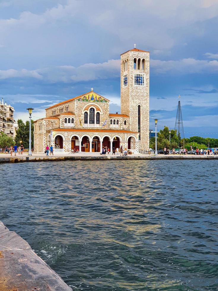 Volos, Grécia, 2020 - Igreja de São Constantino e Helena em Volos, Tessália, Grécia. foto