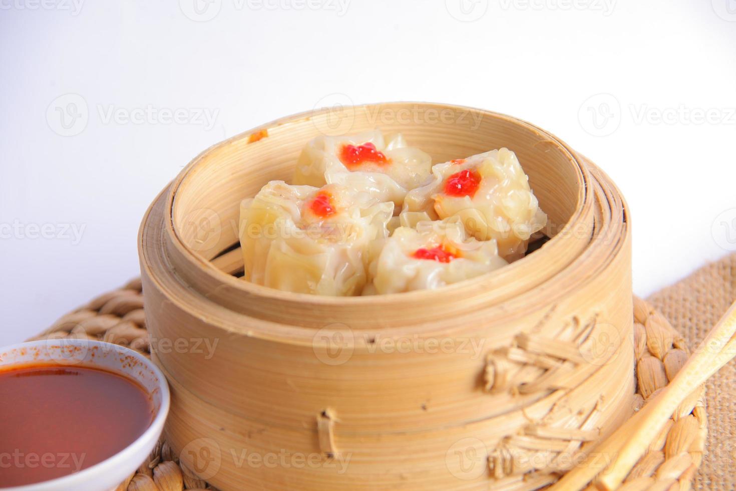 dimsum de frango com molho foto