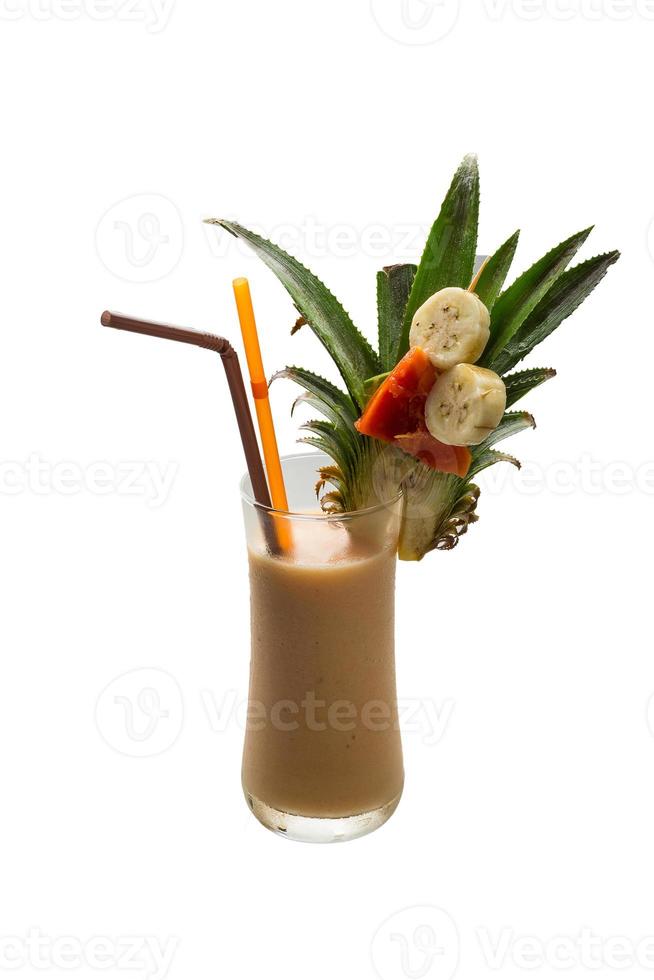 shake de abacaxi no fundo branco foto