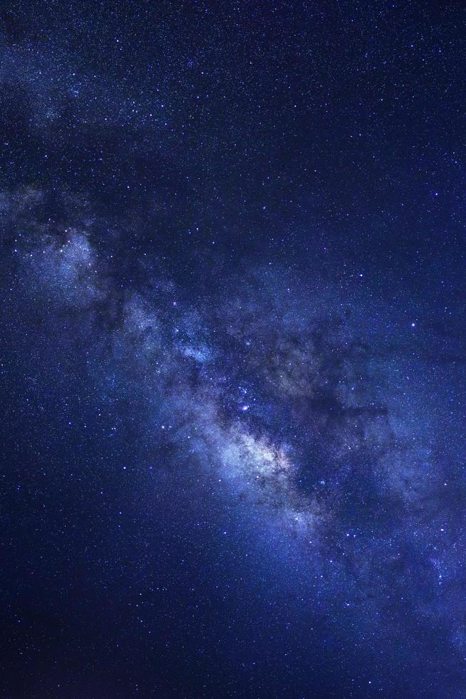 galáxia da via láctea com estrelas e poeira espacial no universo foto