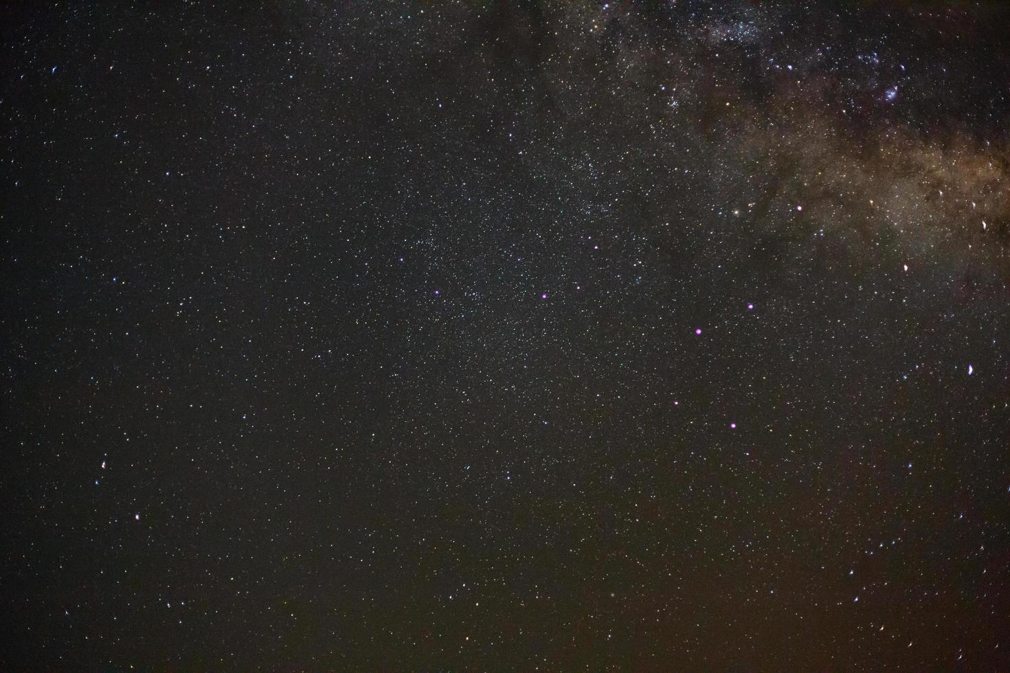 galáxia da via láctea com estrelas e poeira espacial no universo foto