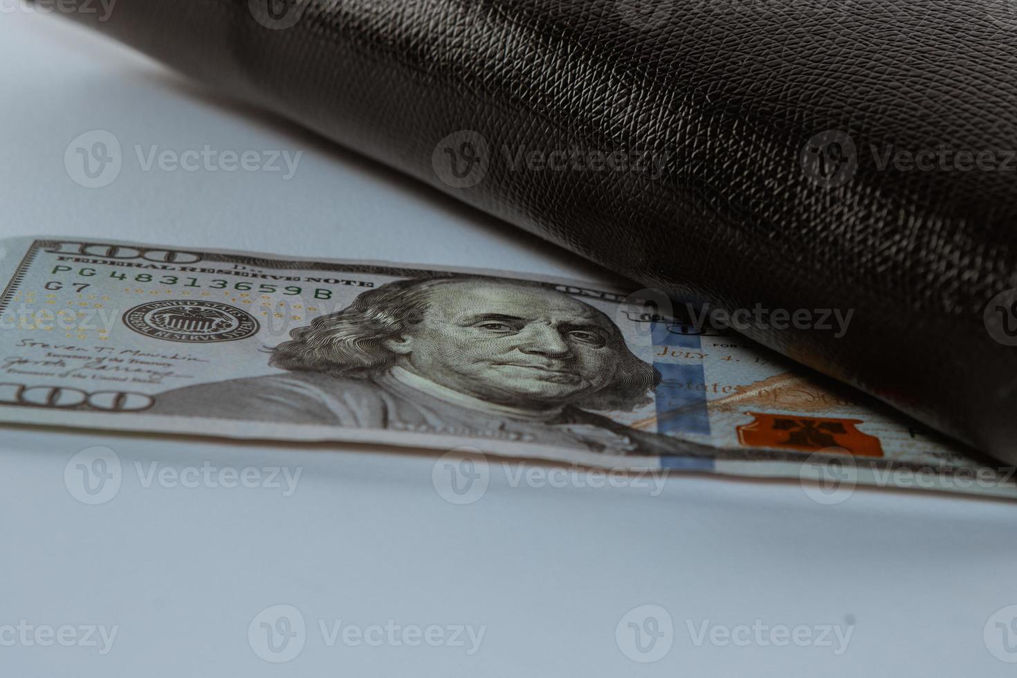 100 dólares americanos, notas de 100 dólares americanos com carteira, negócios de papel de parede e finanças foto