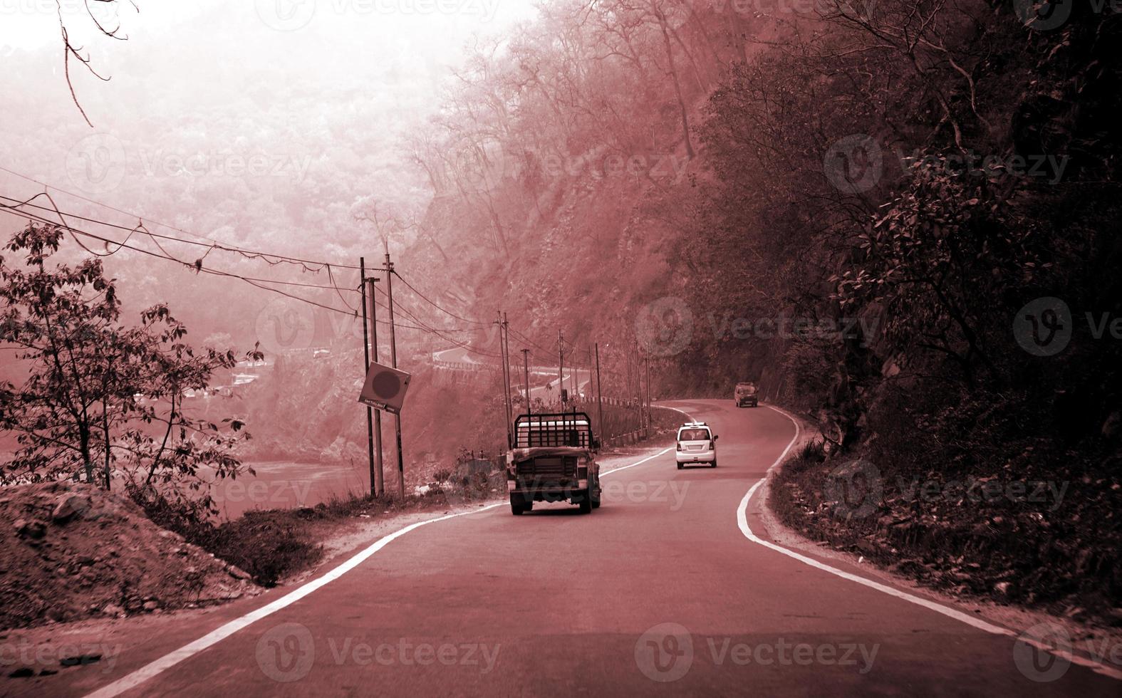 estrada de montanha em direção a gangtok sikkim foto