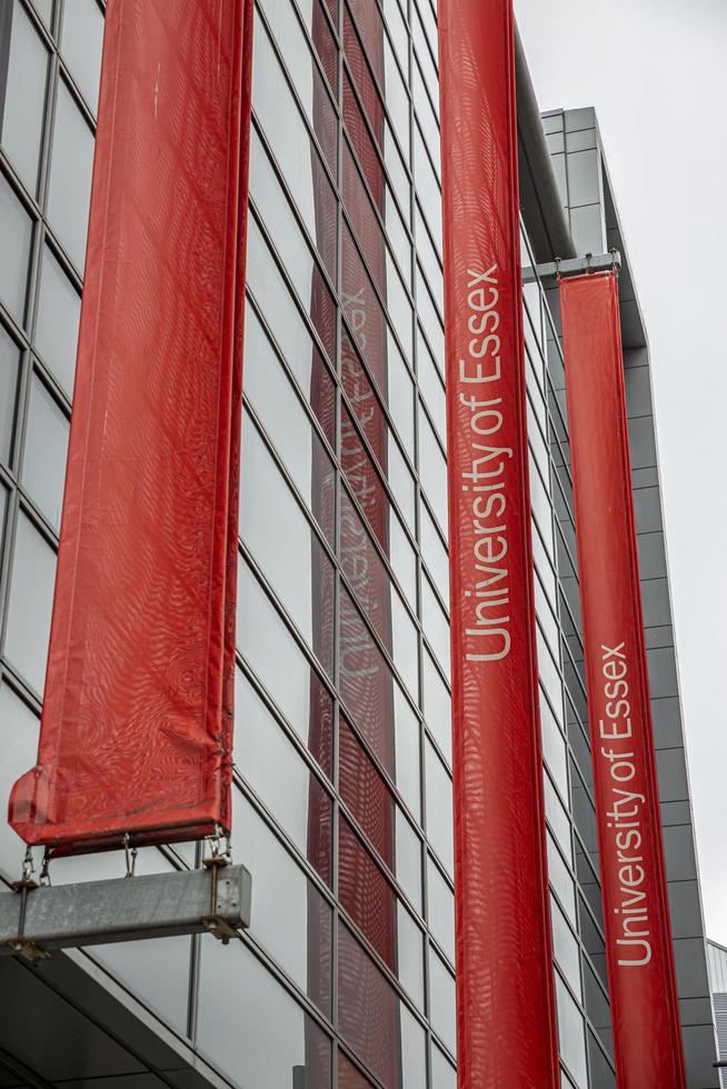 southend on sea, uk, 2020 - placas de banner fora do campus southend da universidade de essex. foto