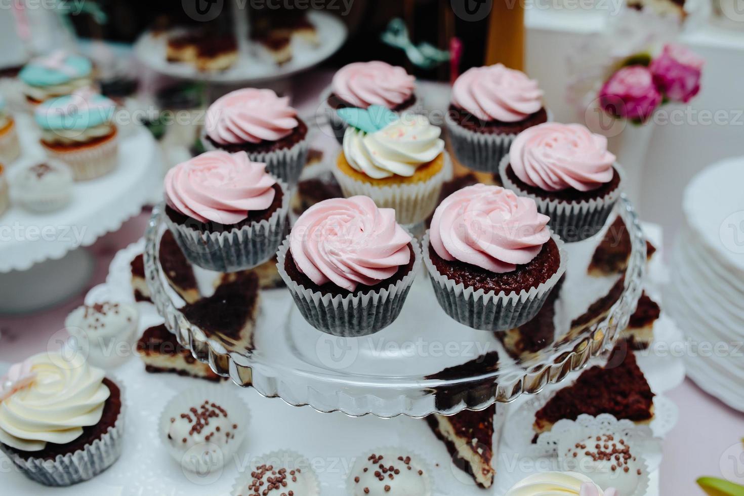 delicioso bolo de casamento chique foto