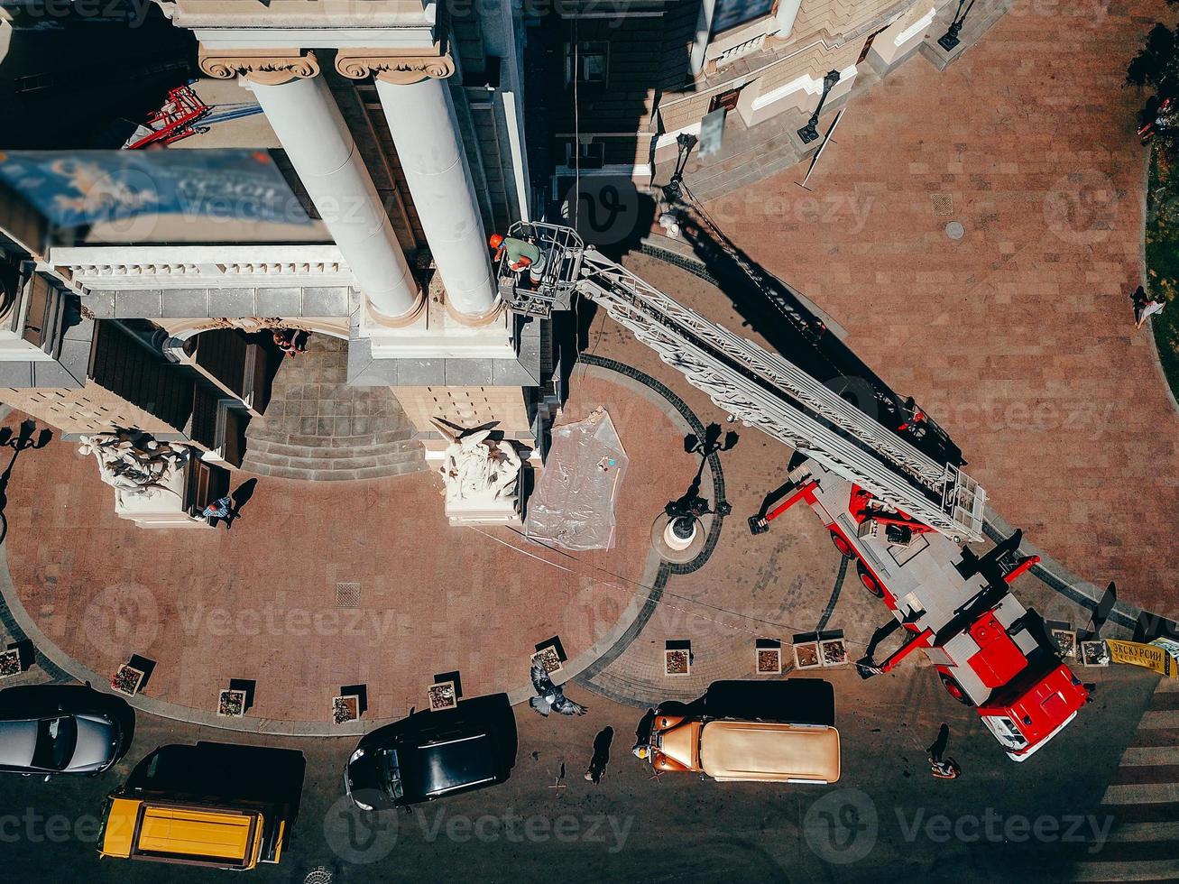 vista aérea do teatro de ópera e balé de odessa. foto