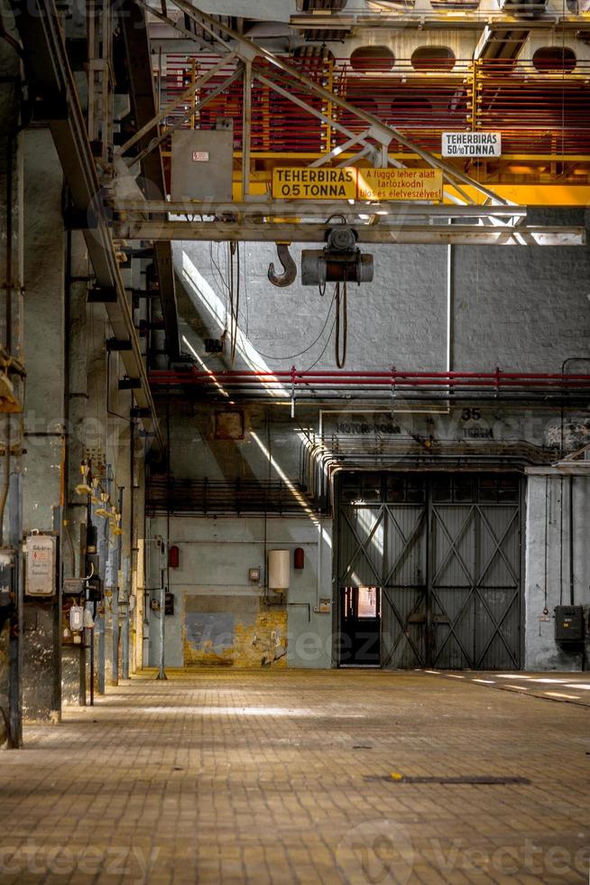 interior industrial escuro foto