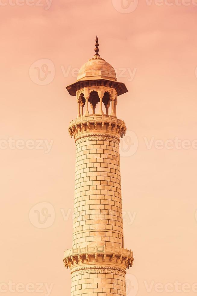 minarete do taj mahal foto