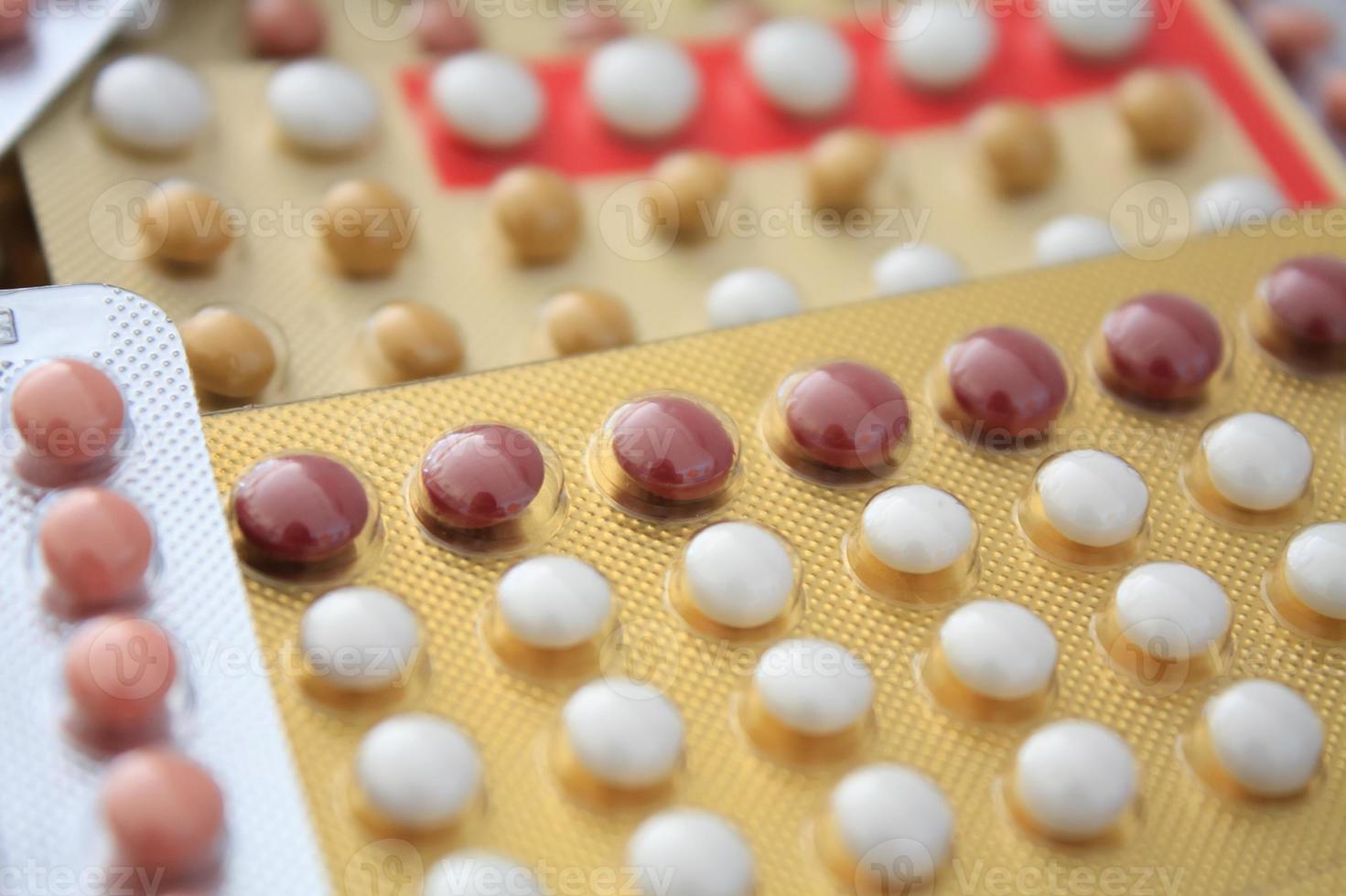 pílula anticoncepcional oral colorida foto