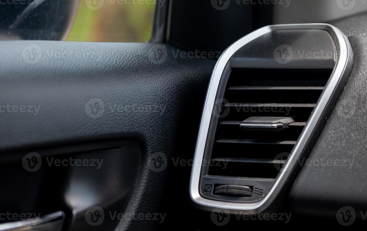 compartimento de ar condicionado de carro moderno projetado para funcionalidade e elegância. foto
