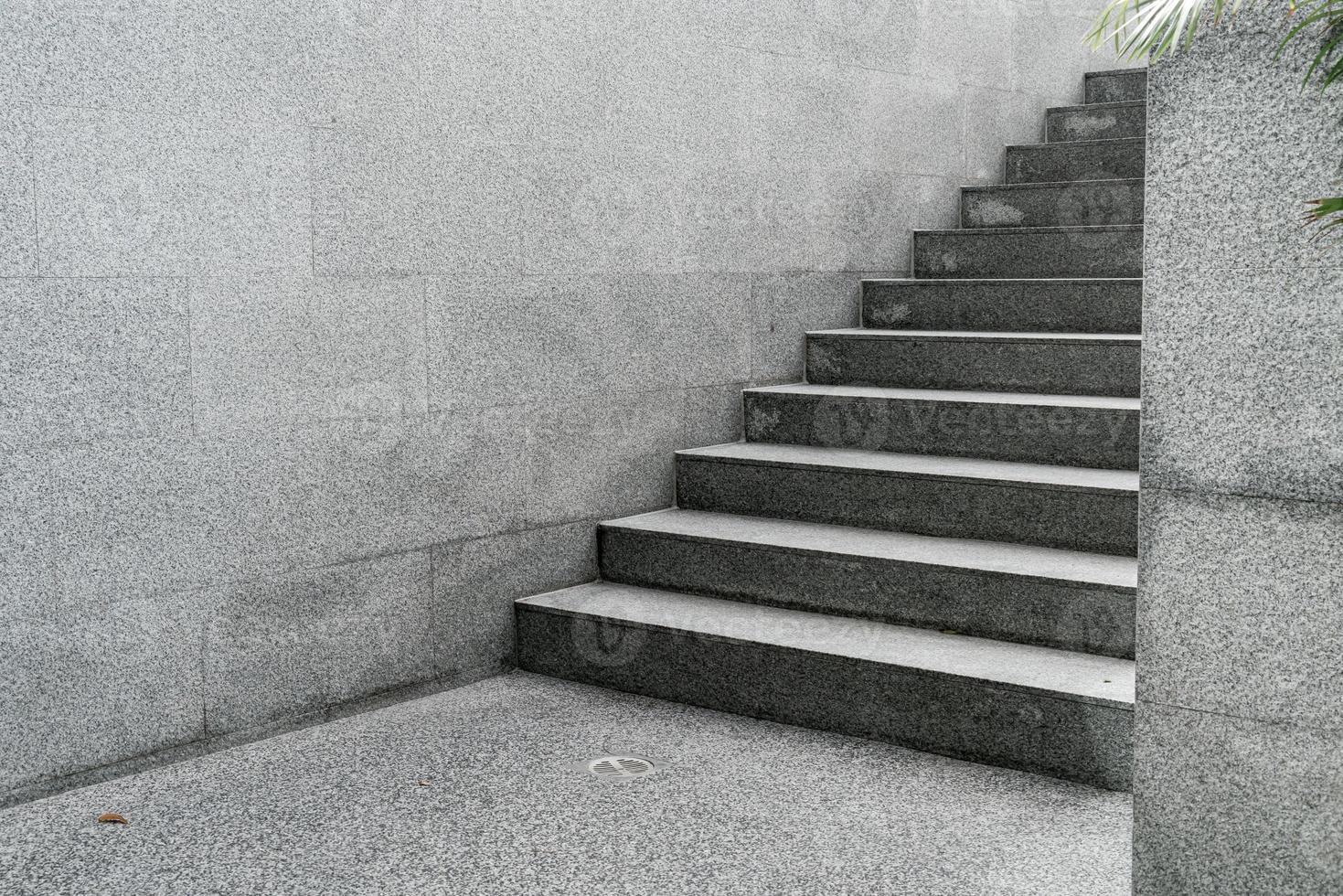 lindo degrau de escada cinza vazio foto