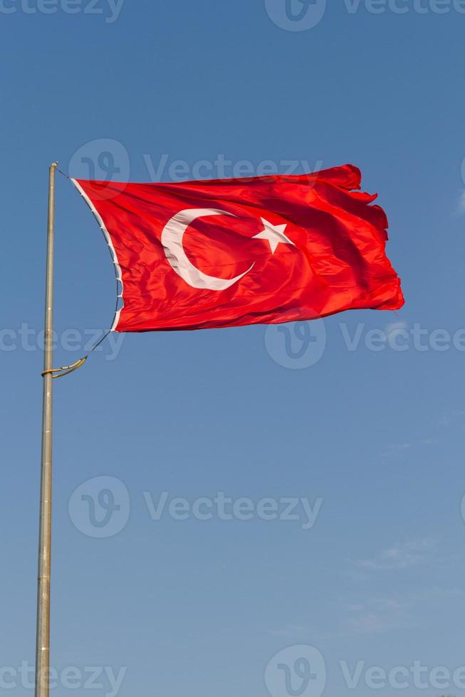 bandeira turca em istambul foto