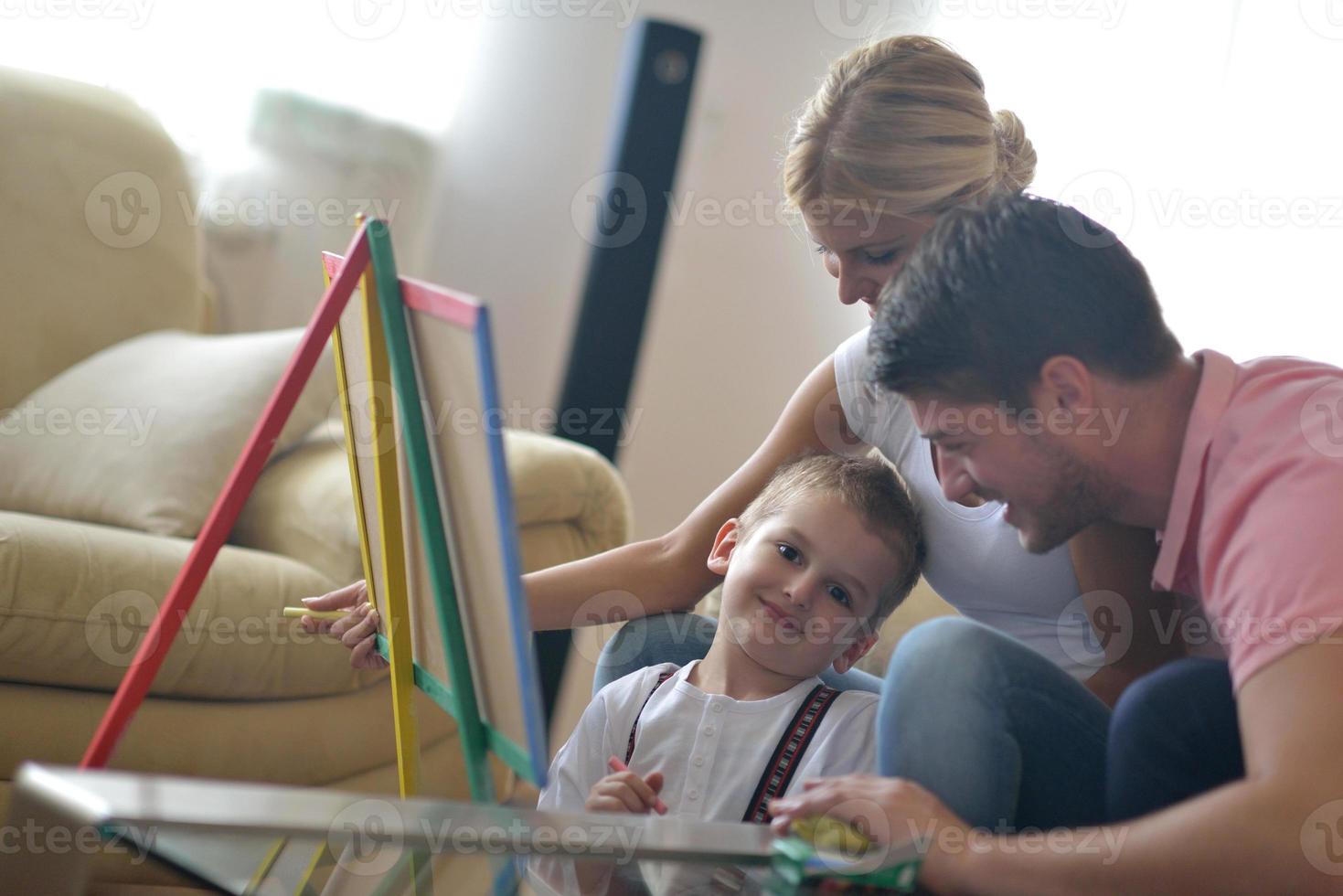 desenho de família no conselho escolar em casa foto