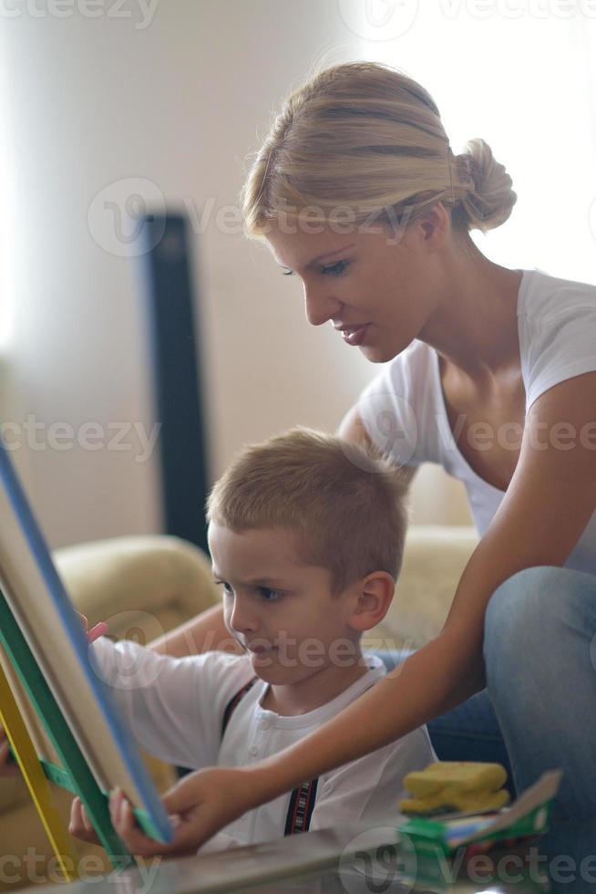 desenho de família no conselho escolar em casa foto