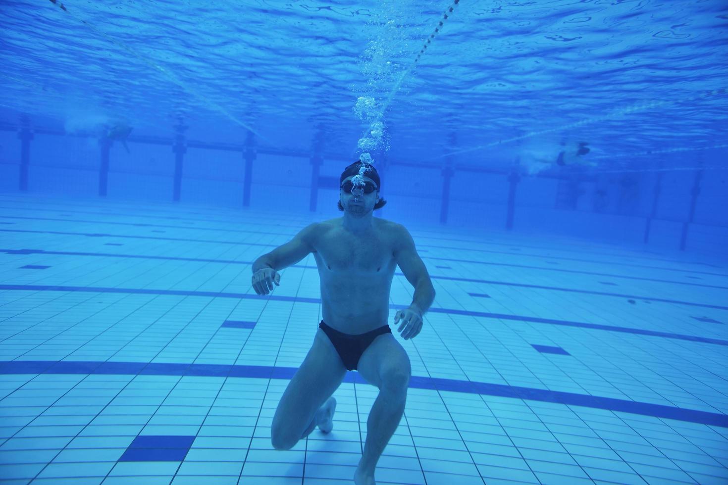 piscina debaixo d'água foto