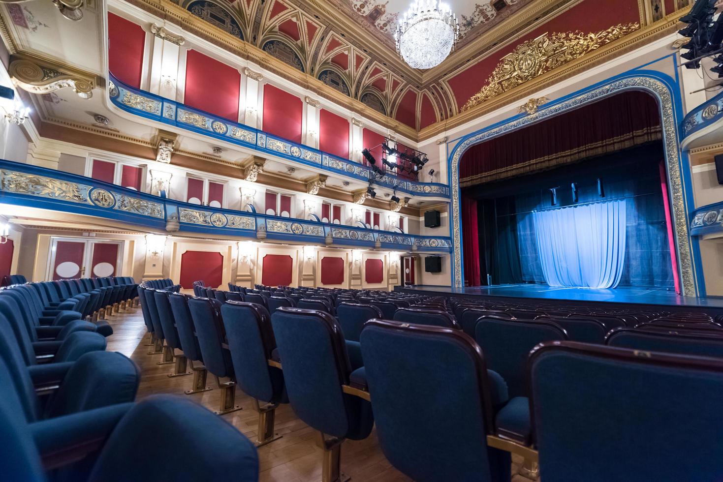 croácia, 2022 - vista interior do teatro foto
