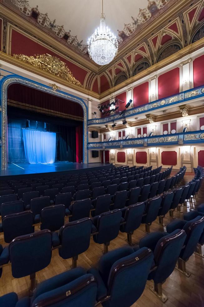 croácia, 2022 - vista interior do teatro foto