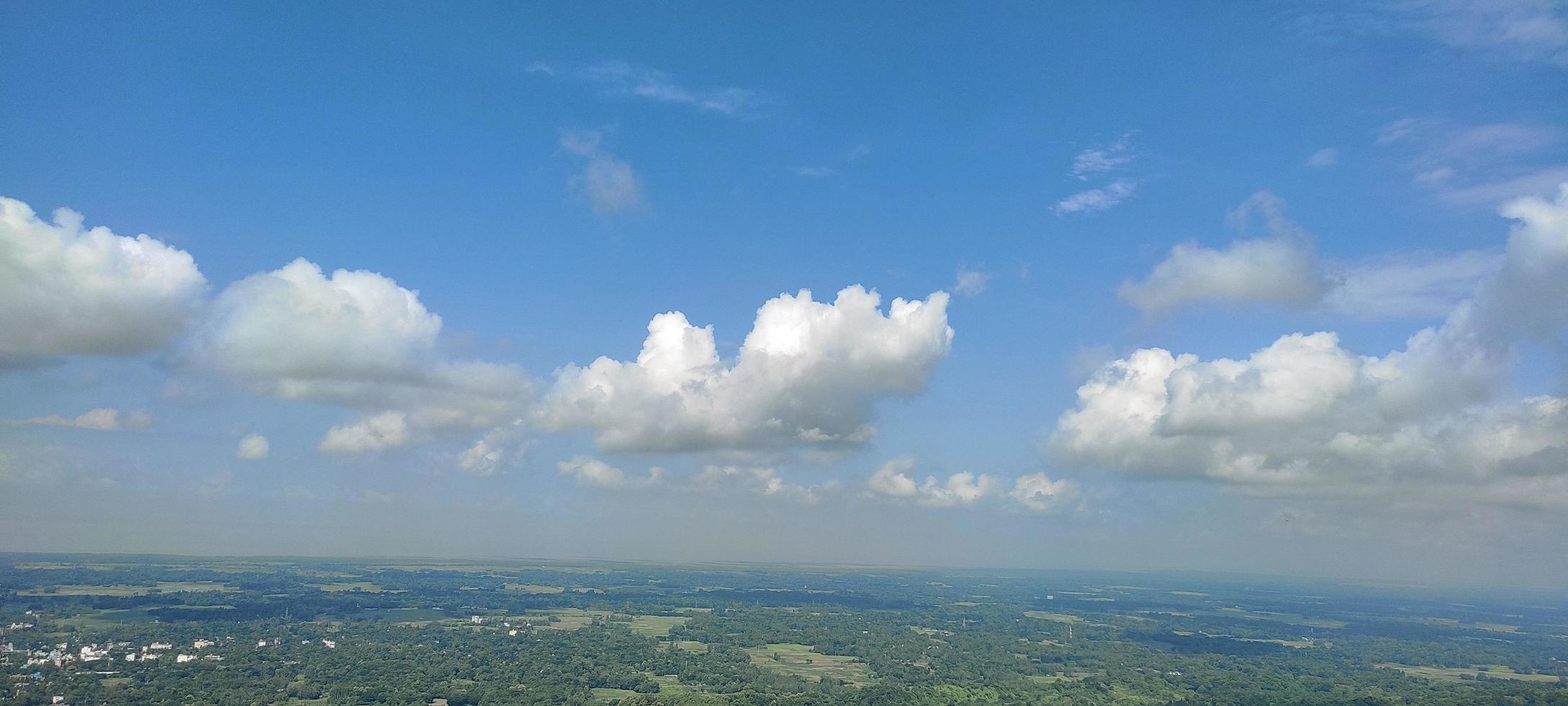 céu azul e nuvem branca pro photo foto