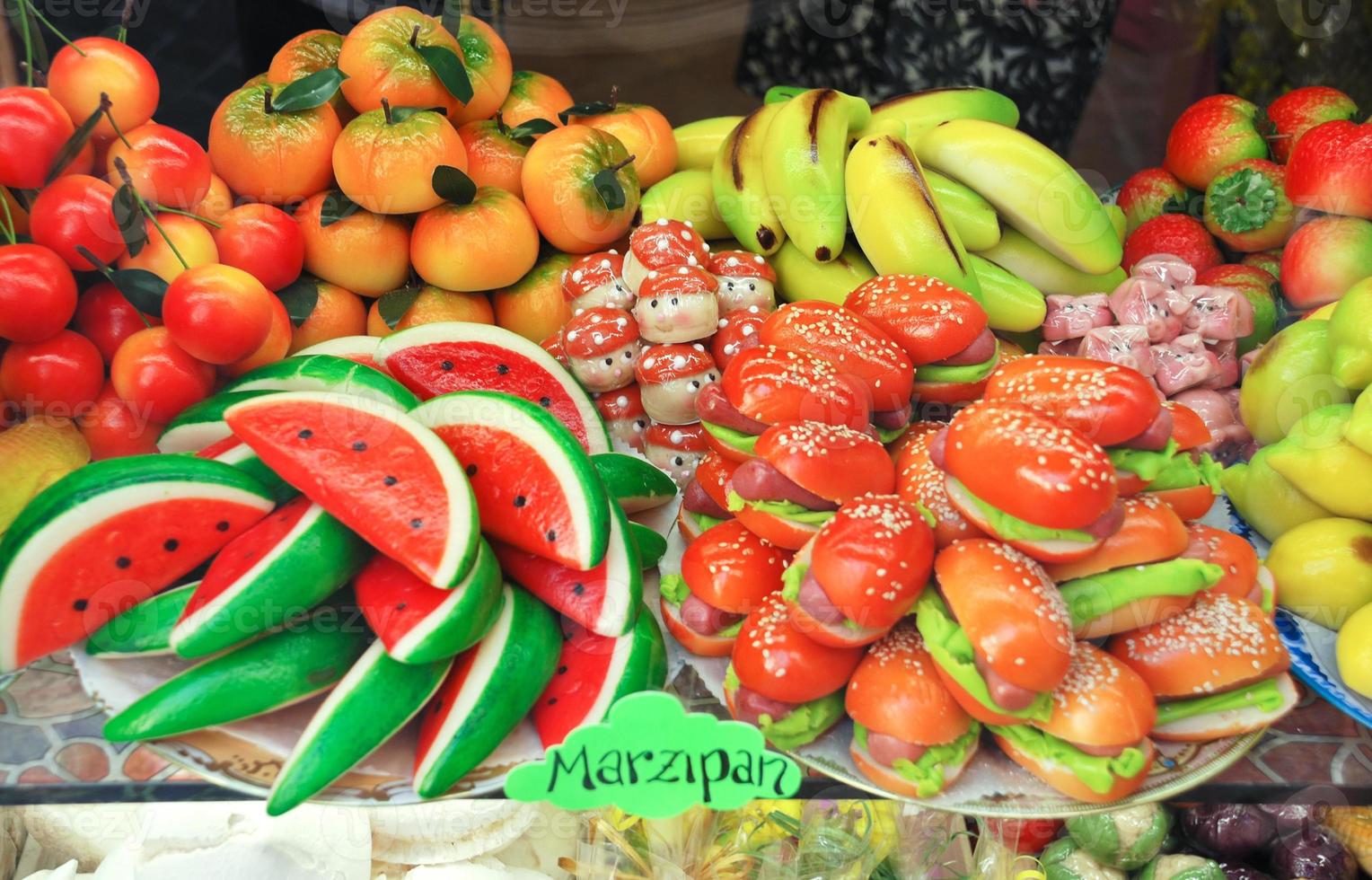 doce de sobremesa de maçapão foto