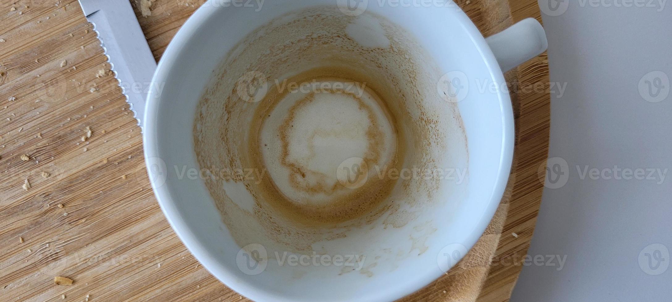 xícara branca de café da manhã brasileiro saboroso e aromático foto