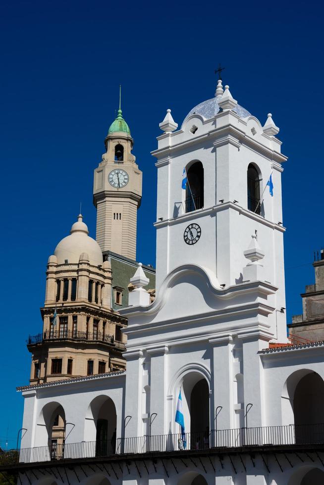 Buenos Aires, Argentina. 04 de setembro de 2022. o cabildo de buenos aires e o palácio da legislatura da cidade de buenos aires torre do relógio foto