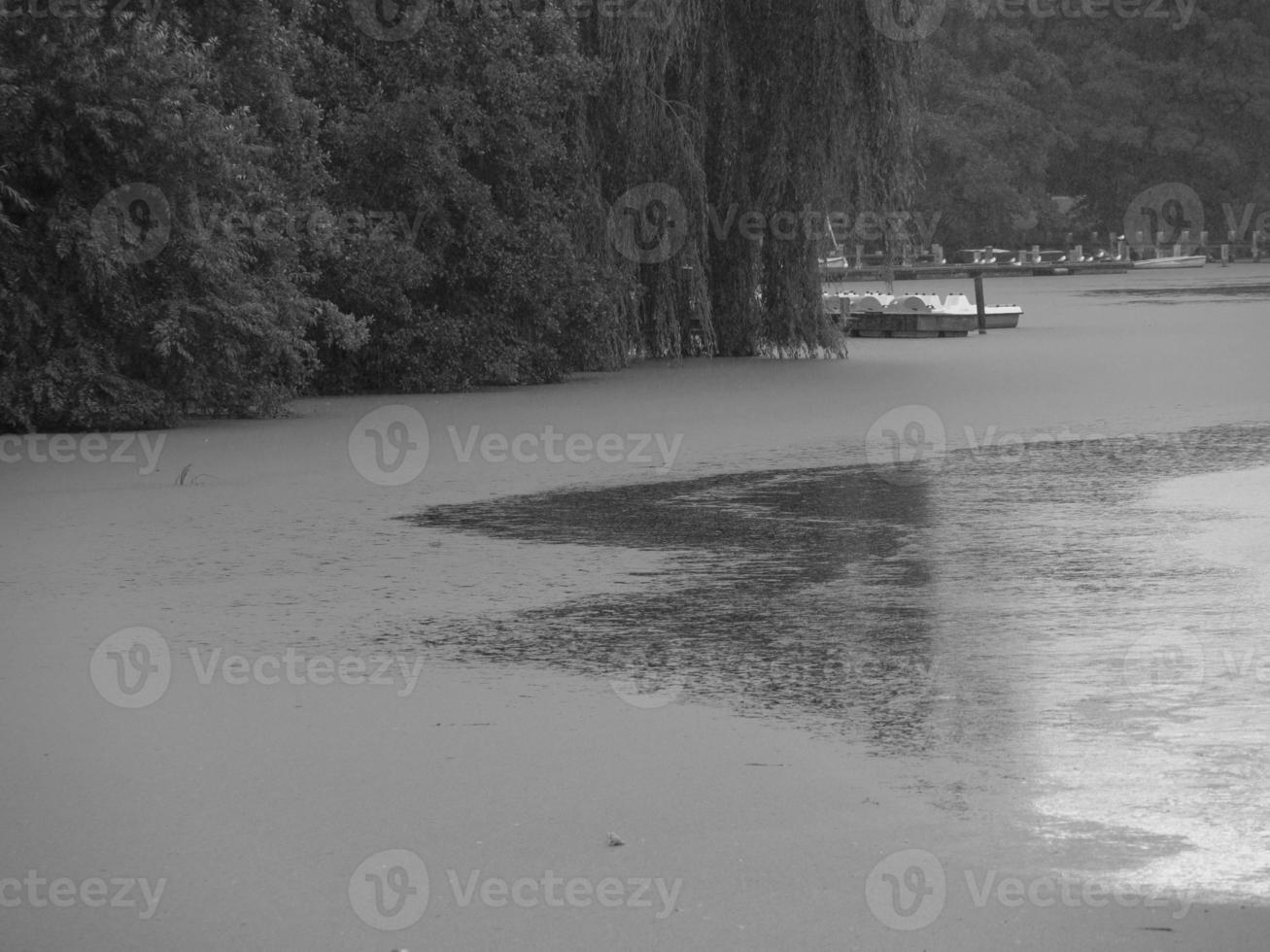 lago perto de borken na alemanha foto