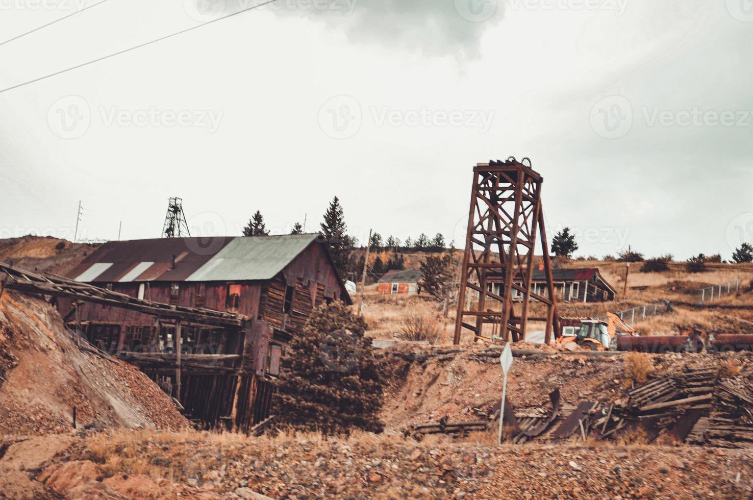 mina e torre abandonadas foto