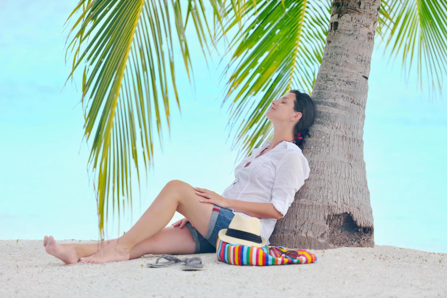 mulher feliz aproveite as férias de verão foto