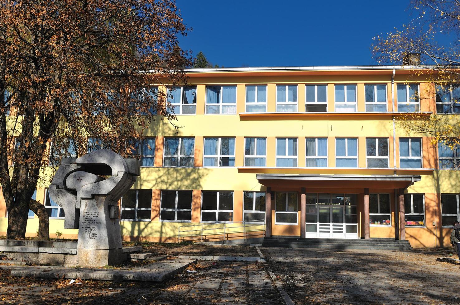 Suécia, 2022 - vista externa da escola foto