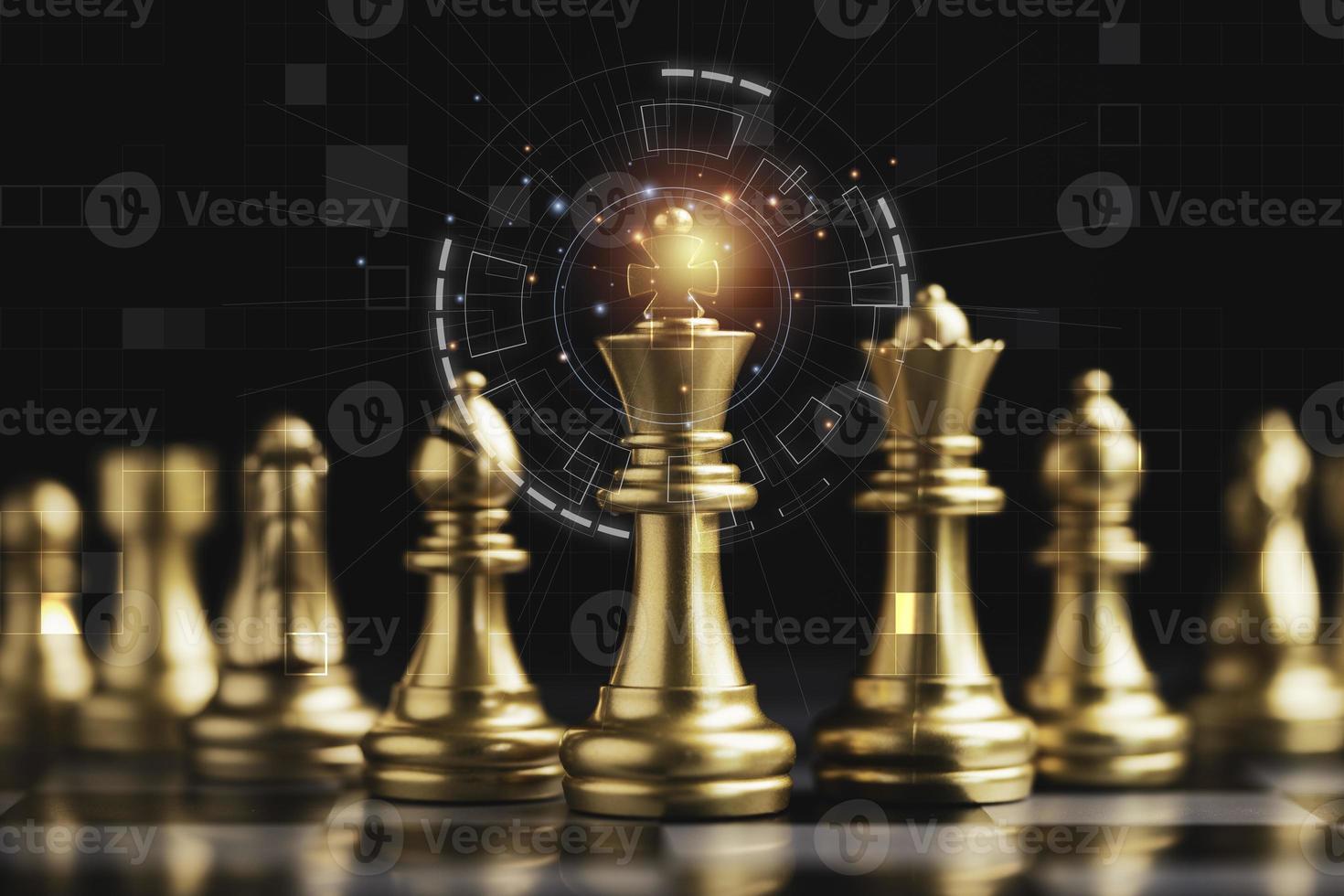 encontro de xadrez de rei dourado com inimigo de xadrez de ouro em fundo escuro e linha de conexão para ideia de estratégia e conceito futurista foto