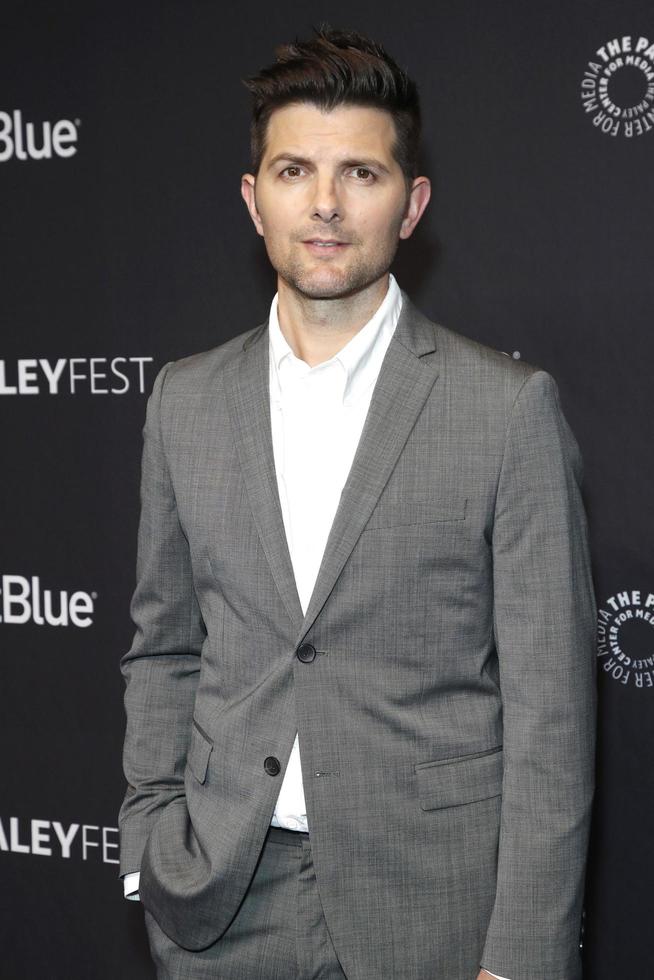 los angeles 24 de março, adam scott no paleyfest star trek, discovery and the twilight zone event no dolby theatre em 24 de março de 2019 em los angeles, ca foto