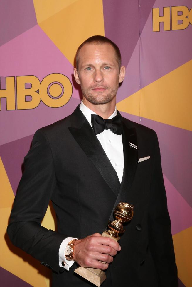 los angeles 7 de janeiro, alexander skarsgard no hbo post golden globe party 2018 no beverly hilton hotel em 7 de janeiro de 2018 em beverly hills, ca foto