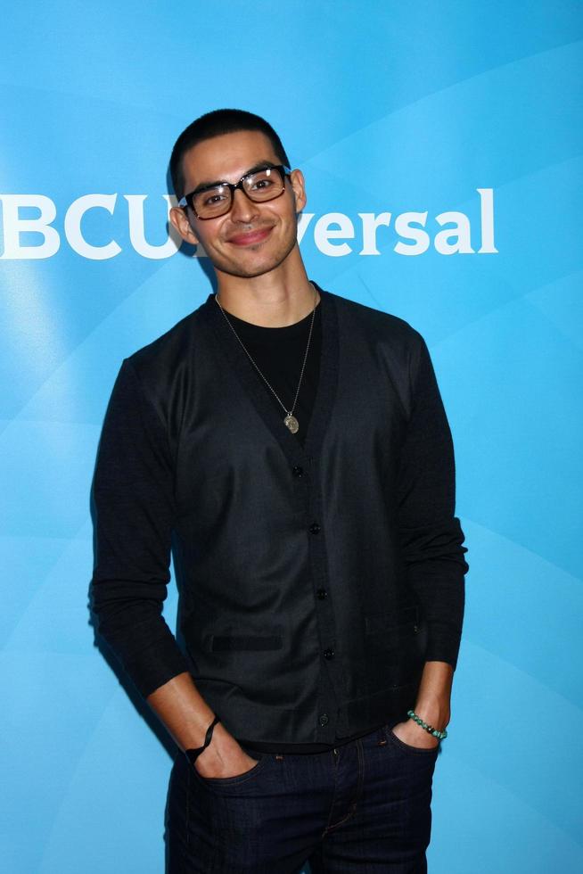 los angeles, 7 de janeiro - manny montana participa da nbcuniversal 2013 tca winter press tour no langham huntington hotel em 7 de janeiro de 2013 em pasadena, ca foto