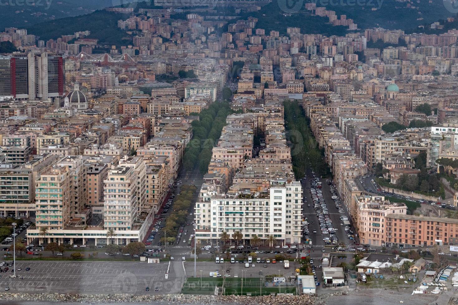 vista aérea da cidade de genoa foto