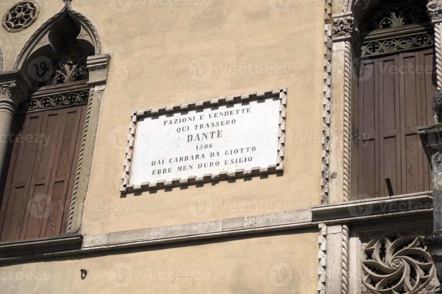 prisão casa padova dante alighieri foto