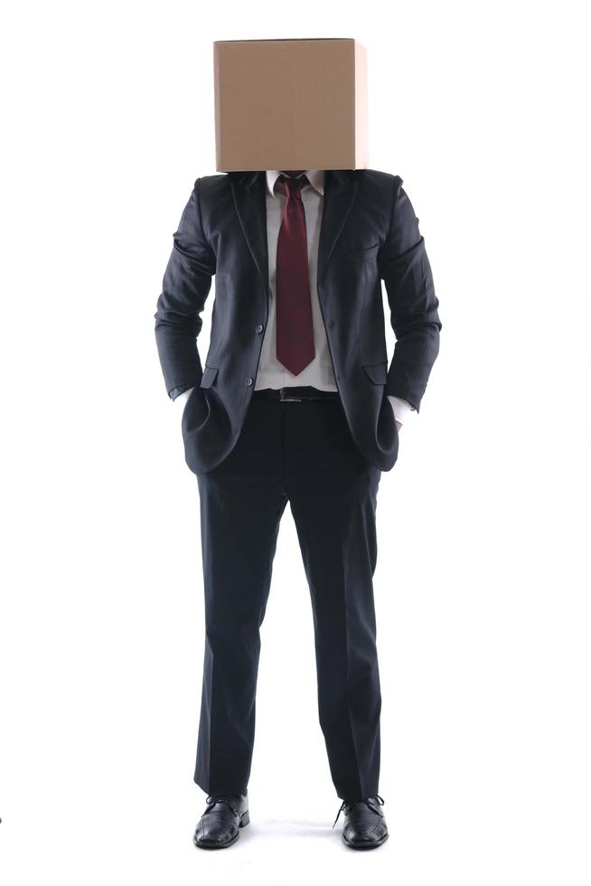 homem de negócios com uma caixa na cabeça foto
