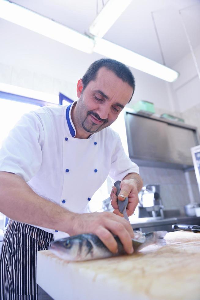 chef preparando comida foto