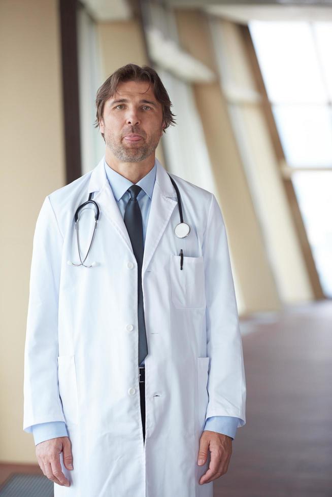 retrato de médico bonito foto