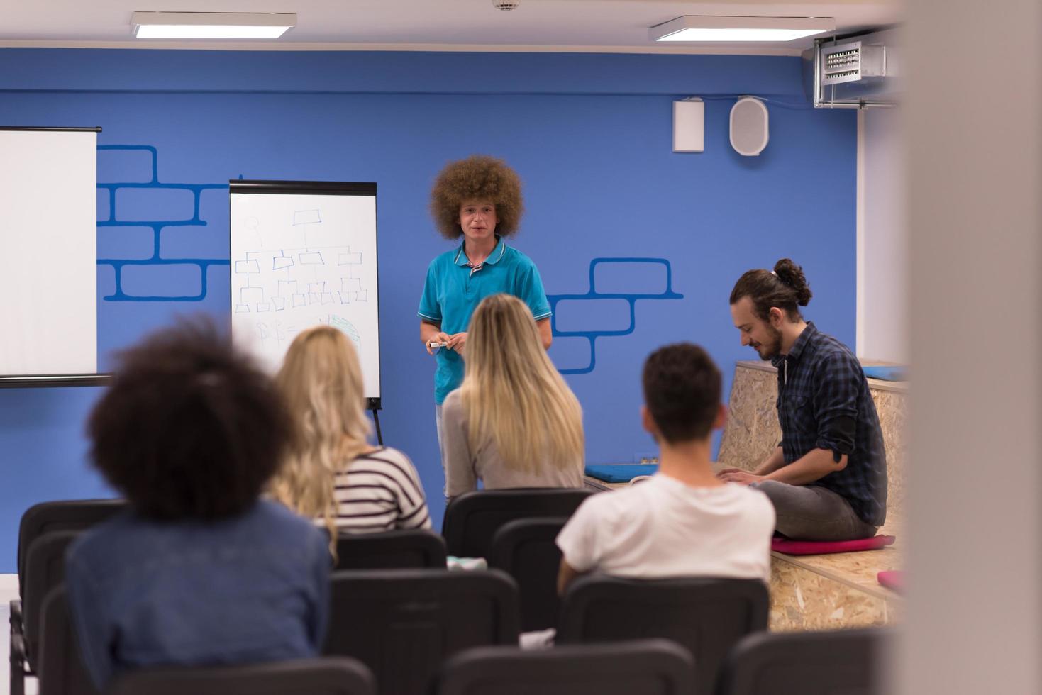 palestrante seminário conceito de reunião de negócios corporativos foto