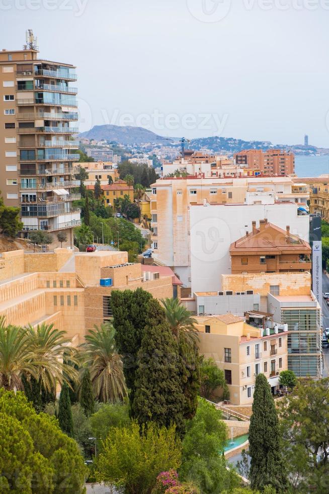 vista de toda a cidade de málaga foto