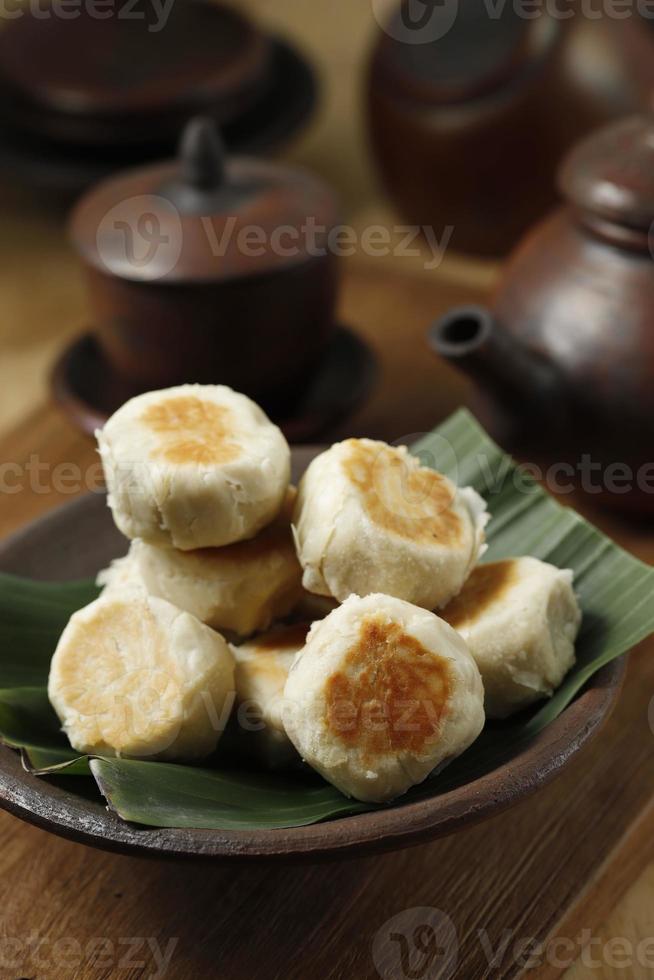 bakpia pathok, comida típica de yogyakarta feita de mistura de feijão verde e açúcar foto