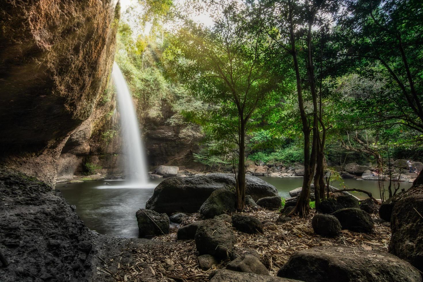 cachoeira natural de haw suwat, tailândia foto