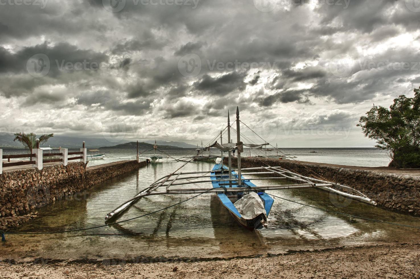 um barco de pesca das filipinas foto