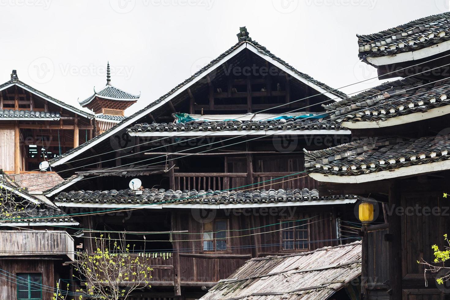 casas rurais de madeira na aldeia de chengyang foto