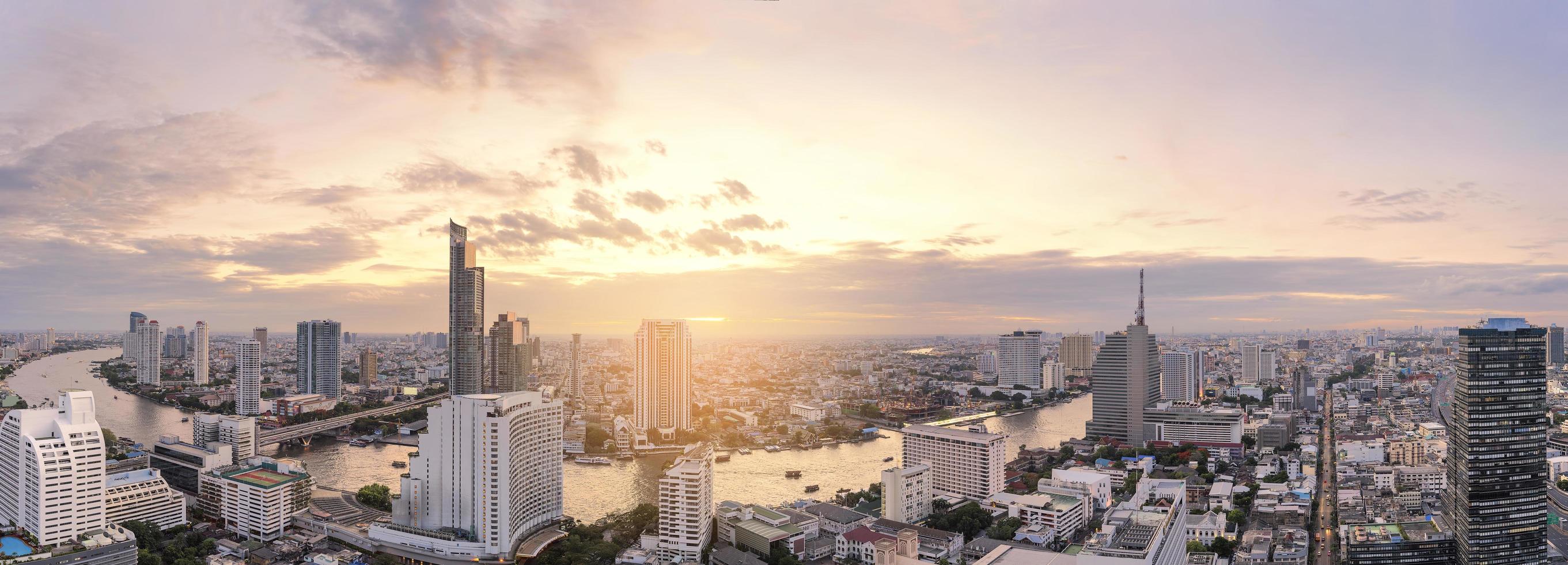 panorama do horizonte de bangkok foto